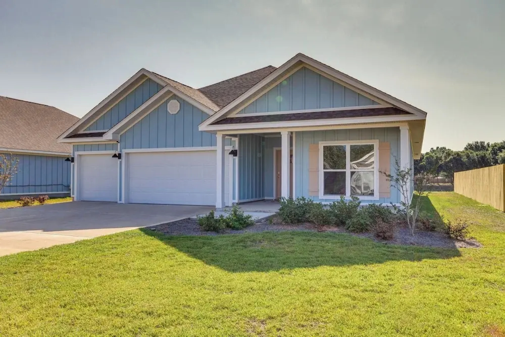 Gulf Breeze Home Rental: 8 Mi to Pensacola Beach!