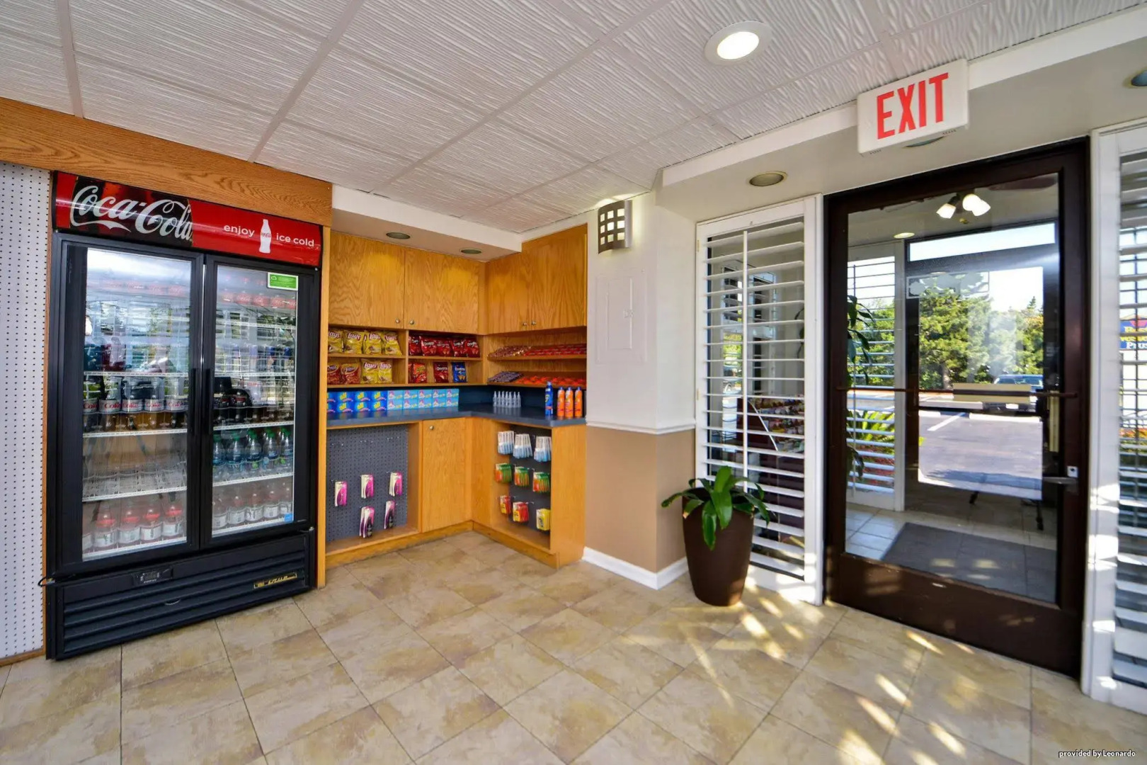 Best Western Plus Holiday Sands Inn & Suites