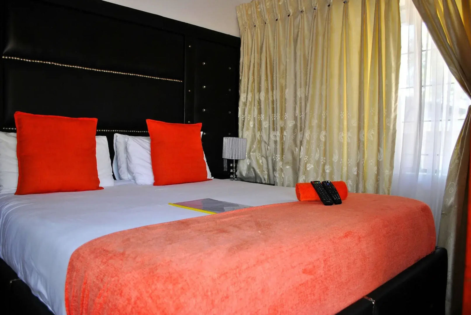 Lapologa Bed and Breakfast