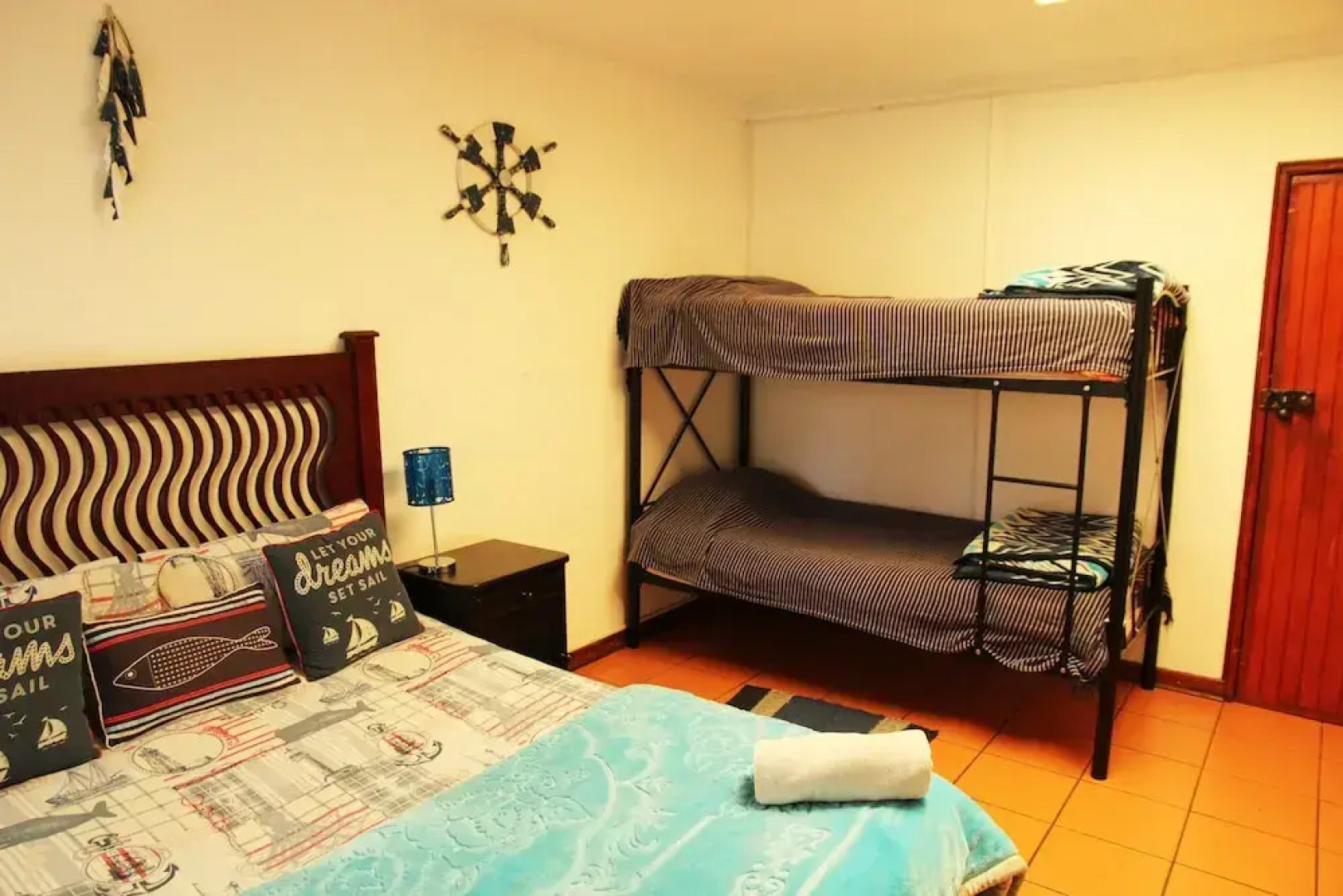 HomeBase Melville - Hostel