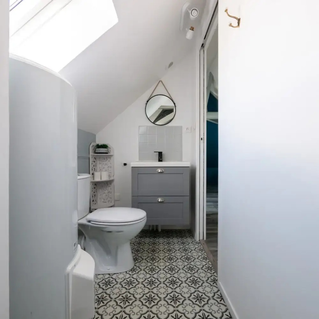 Chic Apartment Near City Center