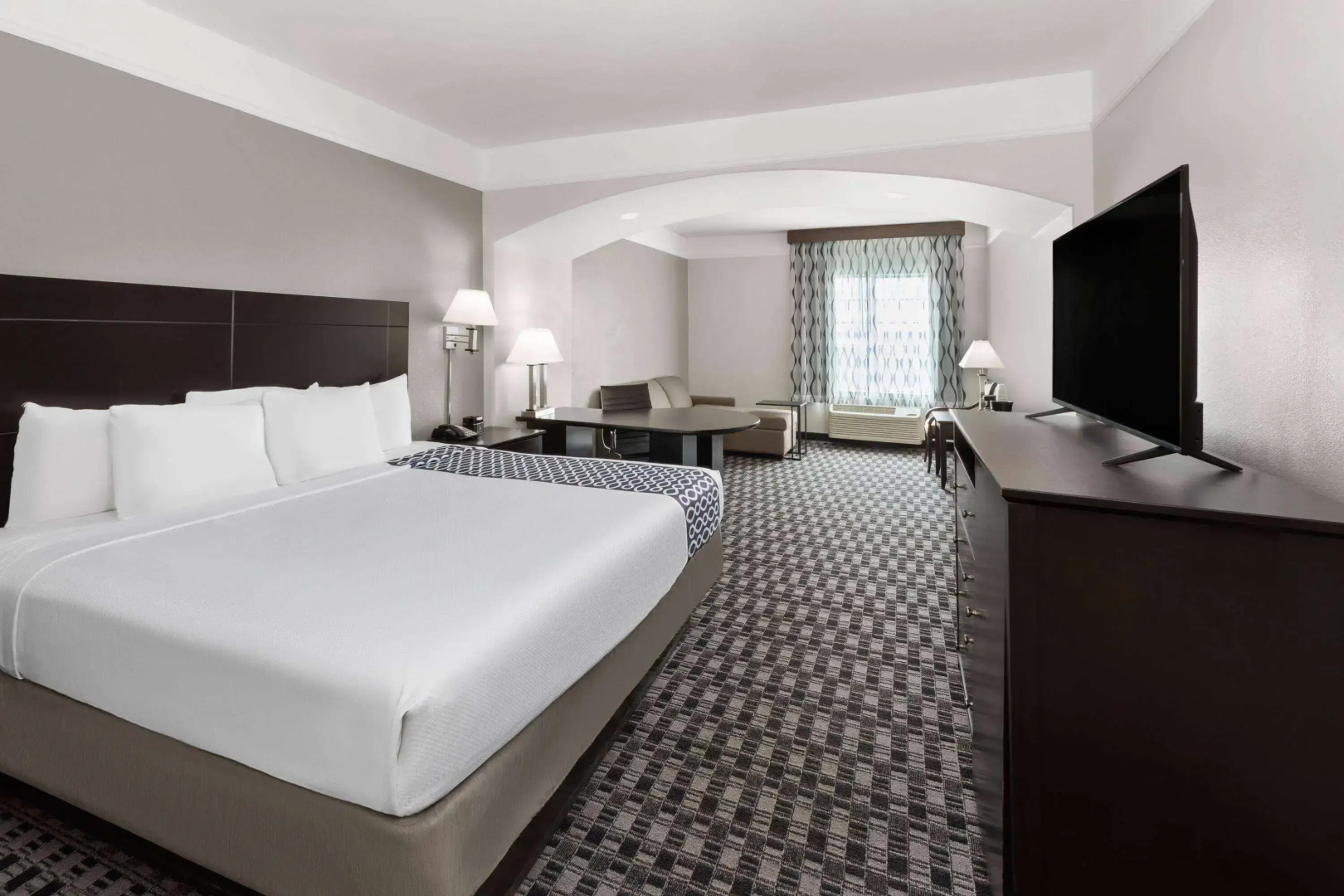 La Quinta Inn & Suites by Wyndham Deer Park