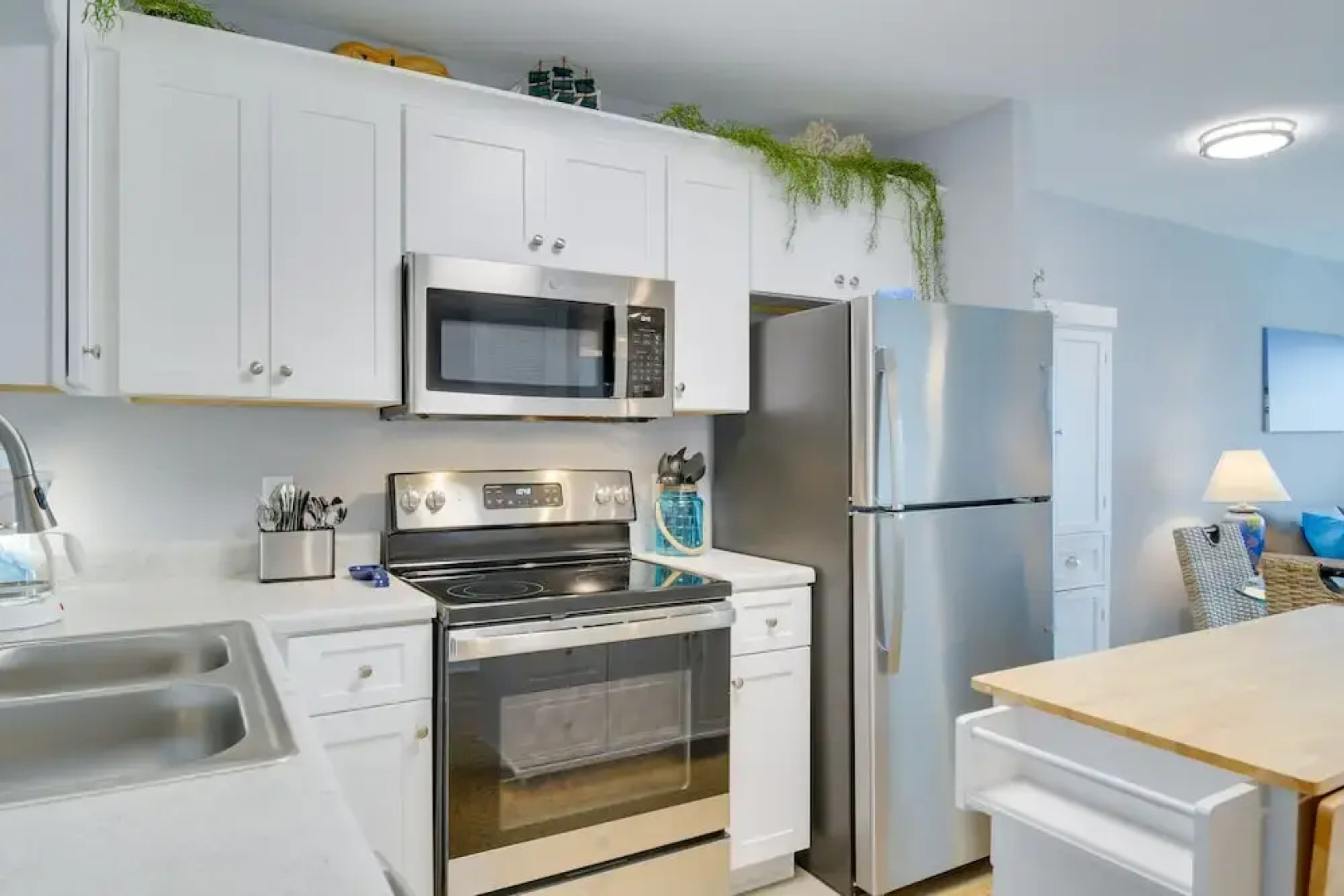 Gulf Shores Condo: Covered Balcony & Beach Access