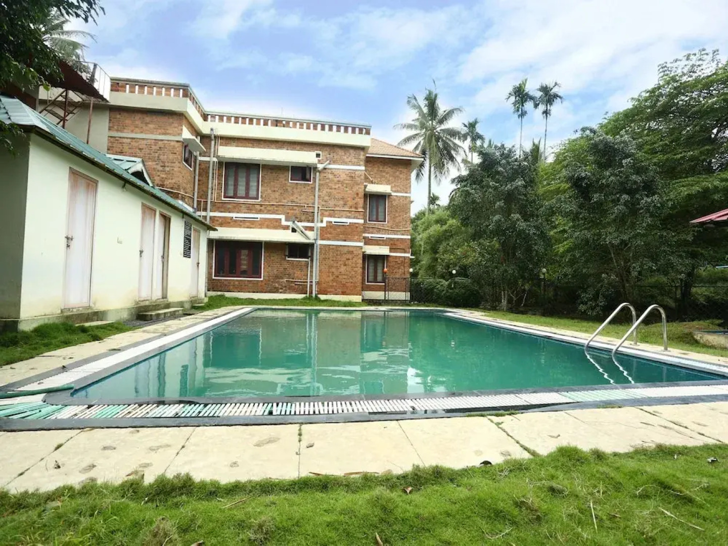 OYO 15406 Sanjeevani Resorts