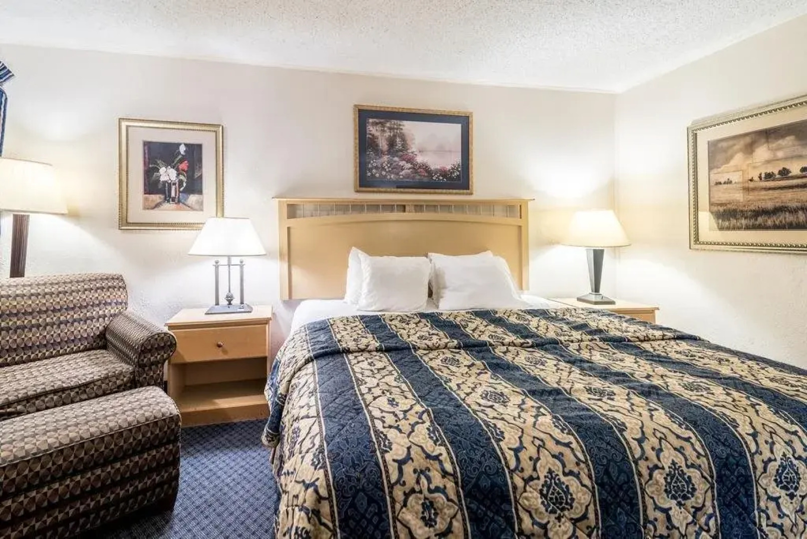 Red Carpet Inn & Suites - Albany Airport