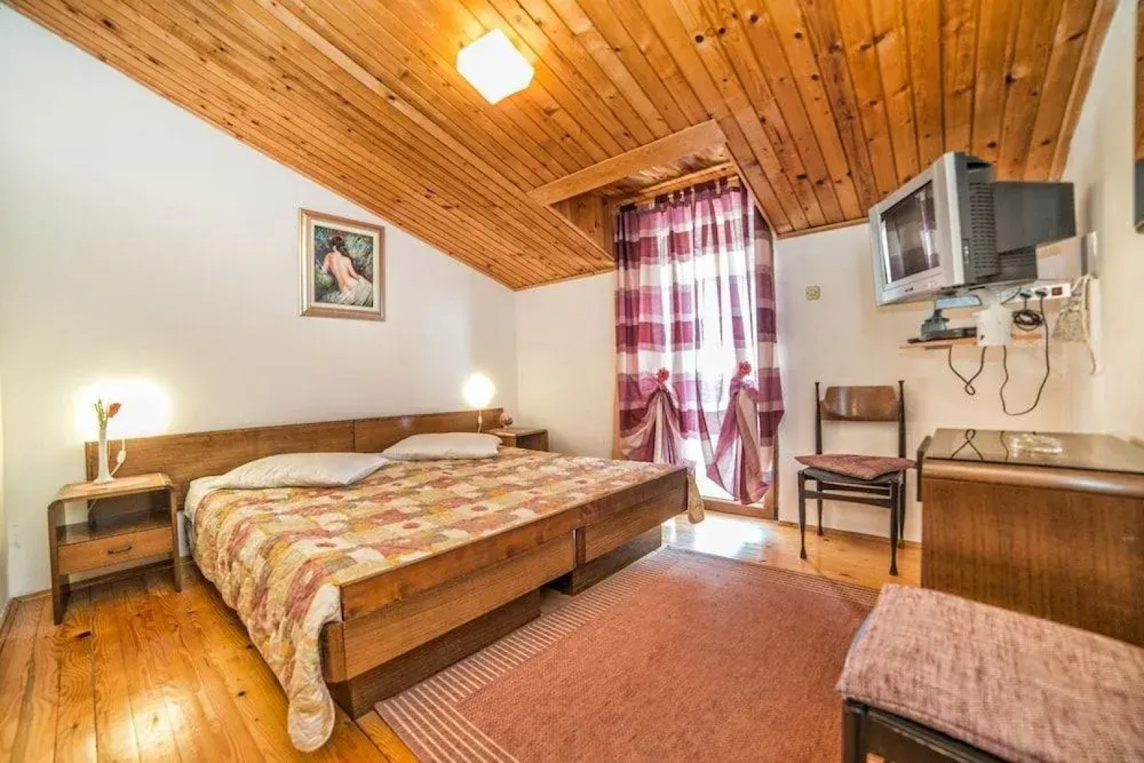 App and Rooms Ana Pomer