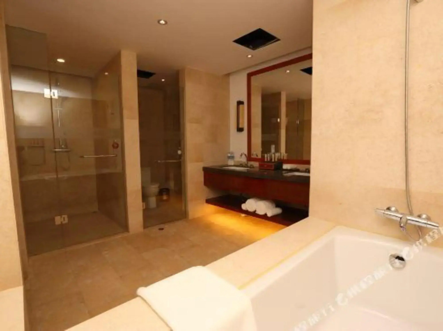 Longlin Hot Spring Resort