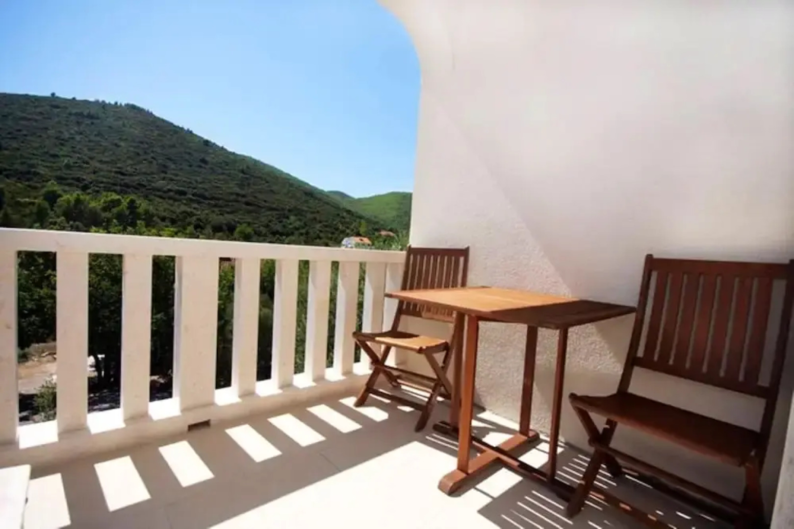 Apartment With one Bedroom in Žrnovo, With Shared Pool, Furnished Balcony and Wifi - Near the Beach