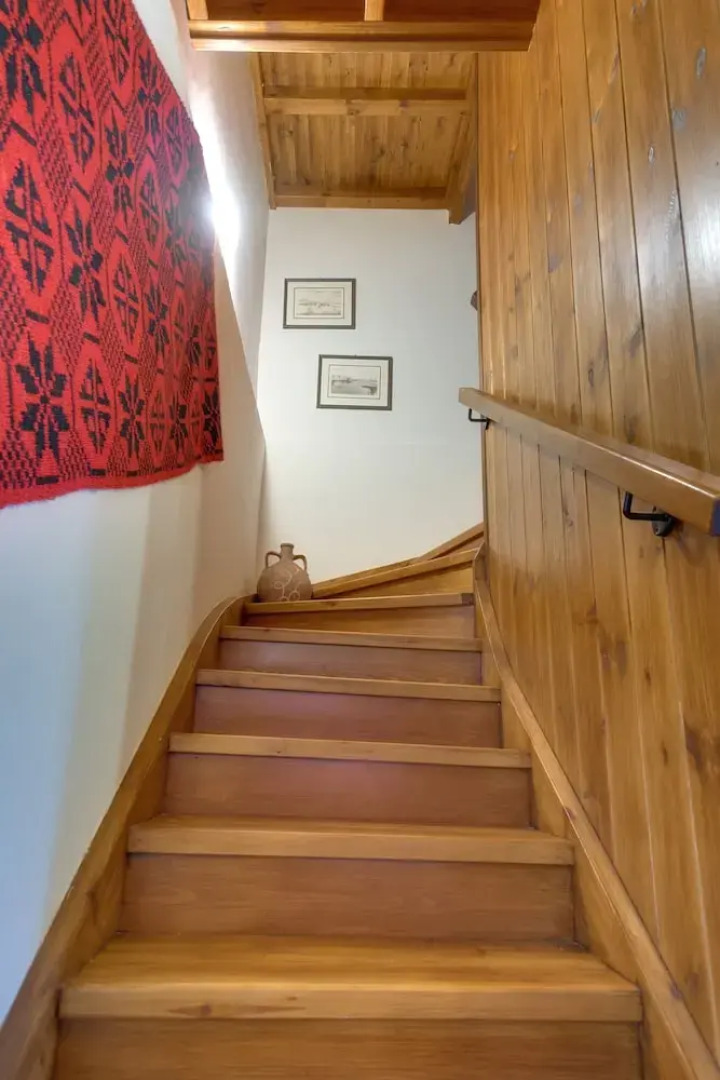 Traditional Ioannis Cottage...luxurious & Rustic With Ecological Heated Pool !!!