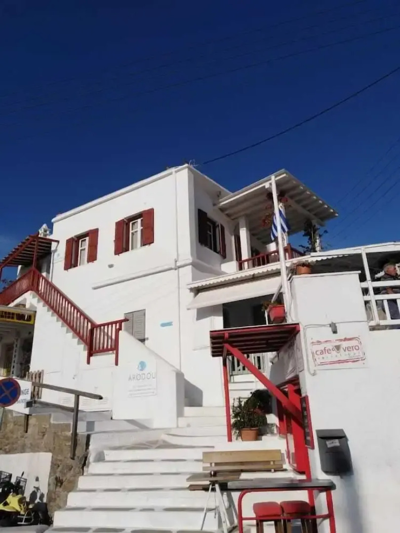 Arodou Studio and Apartment