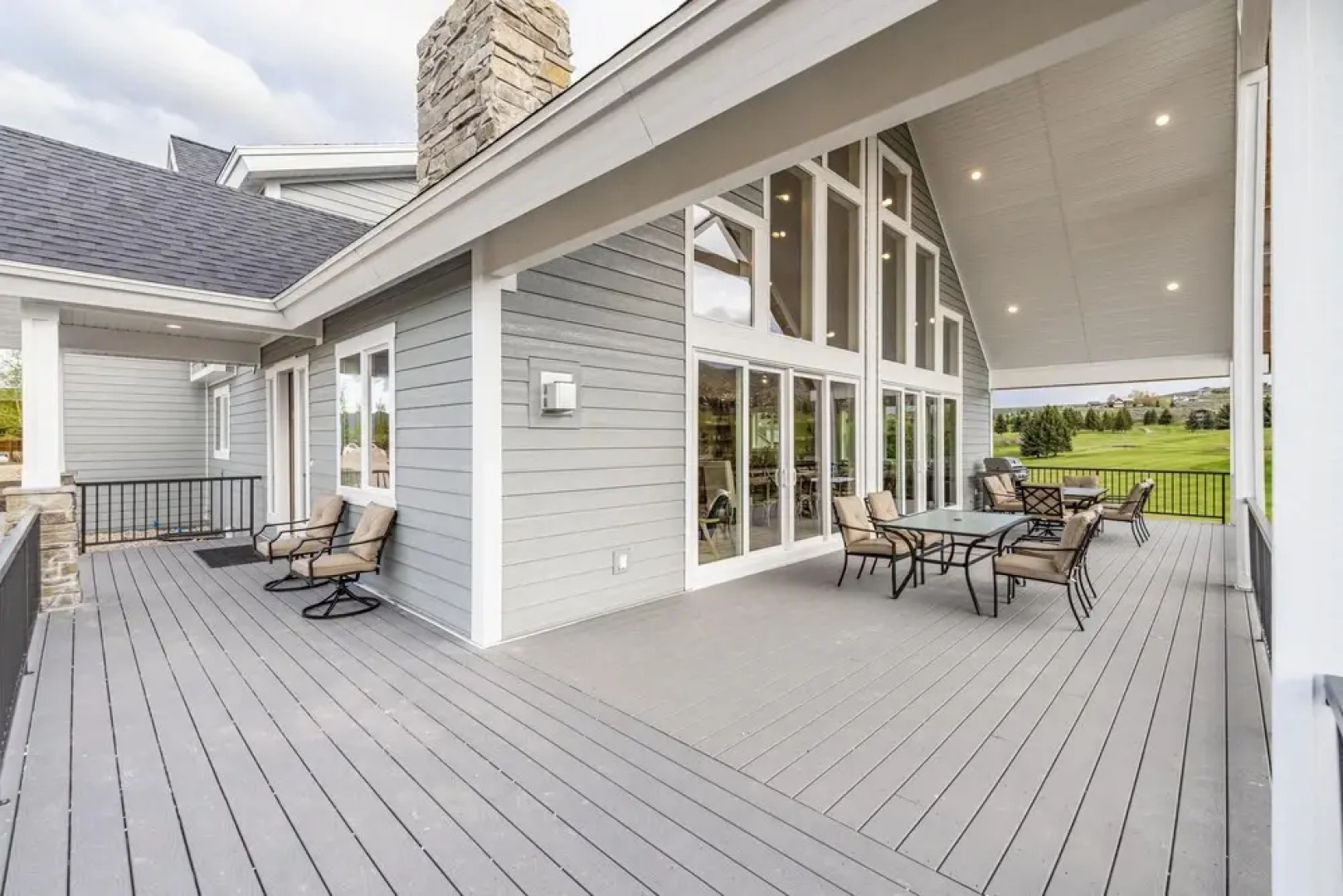 Beautiful Parade Home Overlooking Bear Lake Golf Course and Bear Lake - Sleep 34