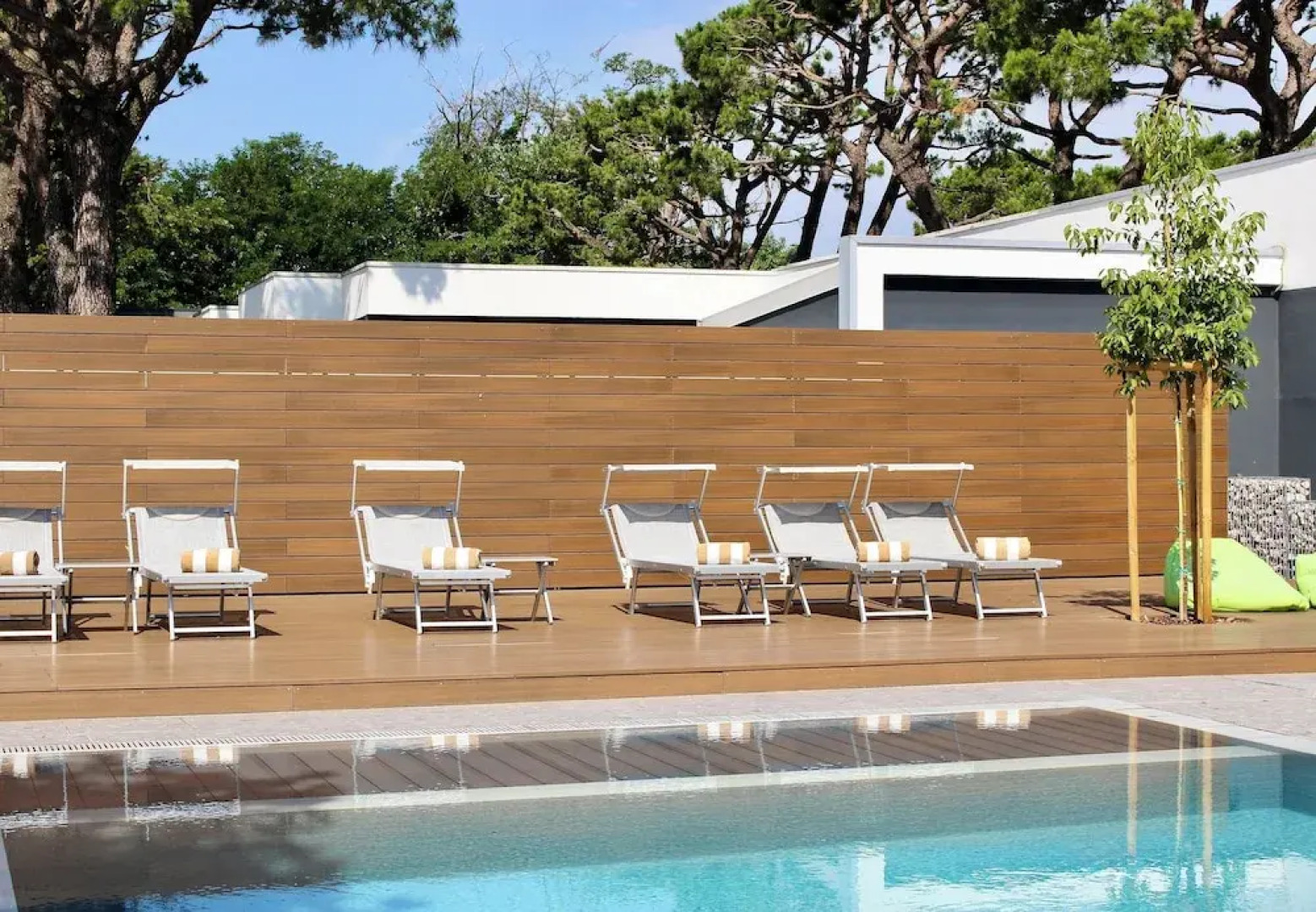 MEALBA HOTEL Suite & Pool