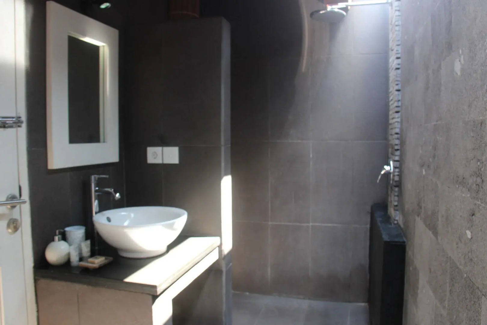 Scallywags Smugglers