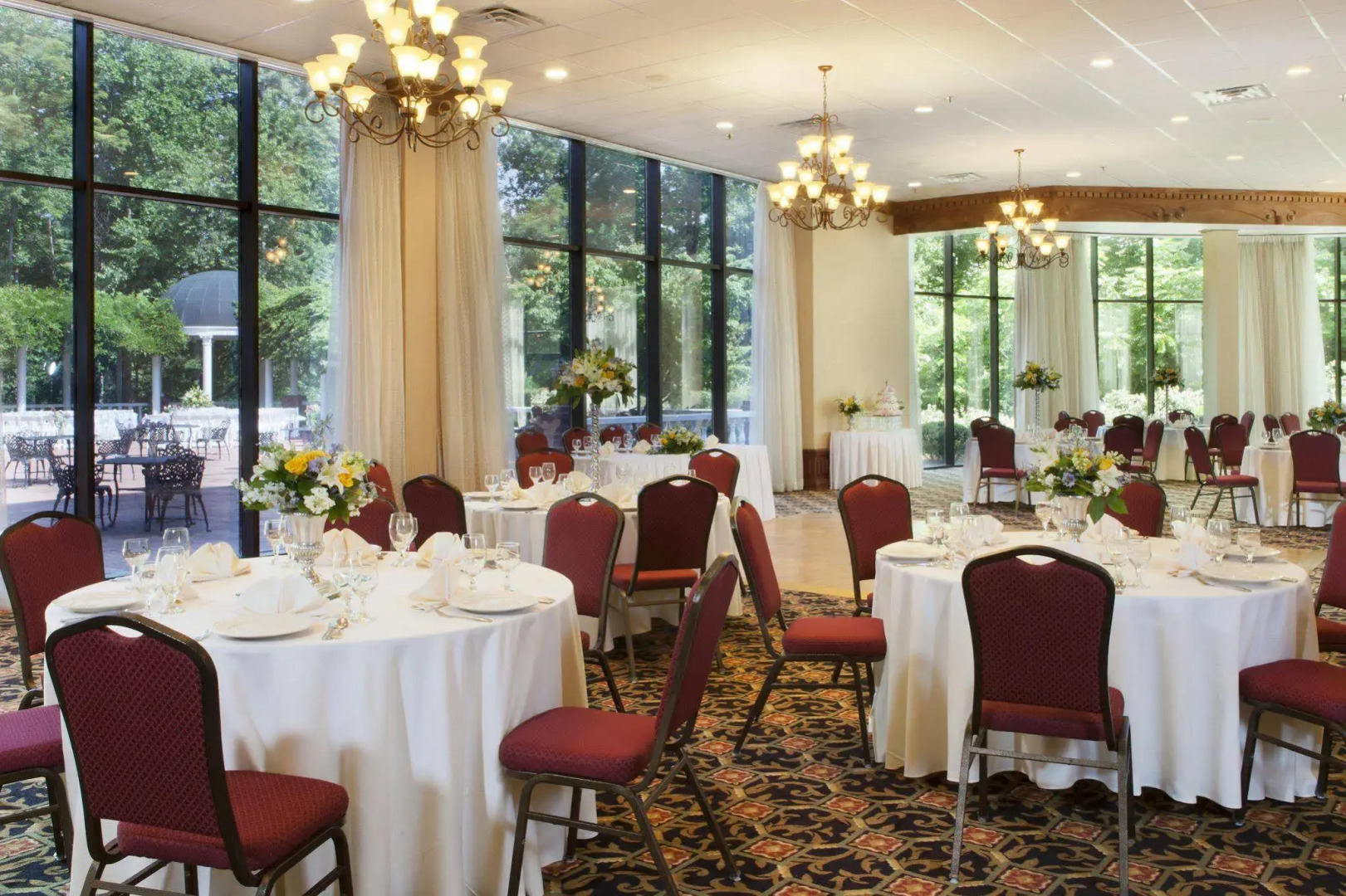 DoubleTree by Hilton Hotel Charlottesville