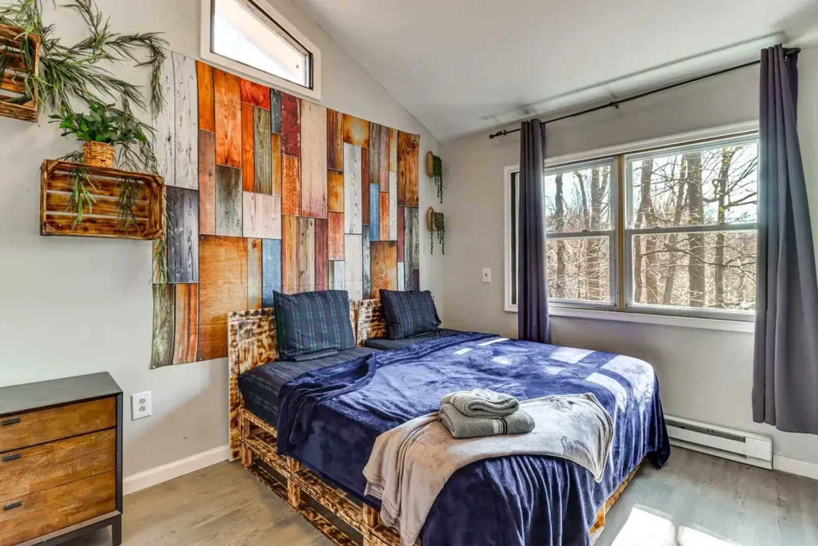 Pet-friendly Tobyhanna Retreat w/ Deck & Playset!