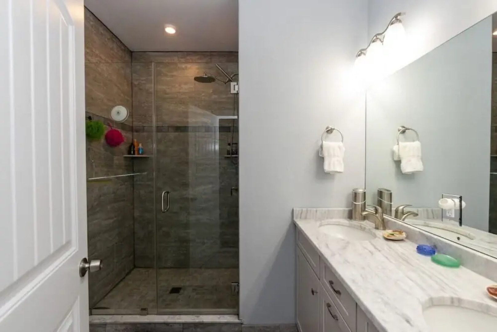 Cheerful Ventnor House Walk to the Beach