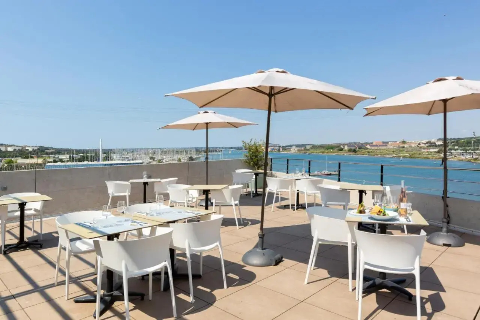 Golden Tulip Martigues Provence