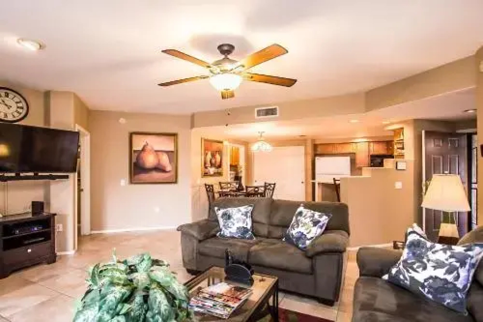 Private Resort Community Surrounded By Mountains w/3 Pool-Spa Complexes, ALL HEATED & OPEN 24/7/365!