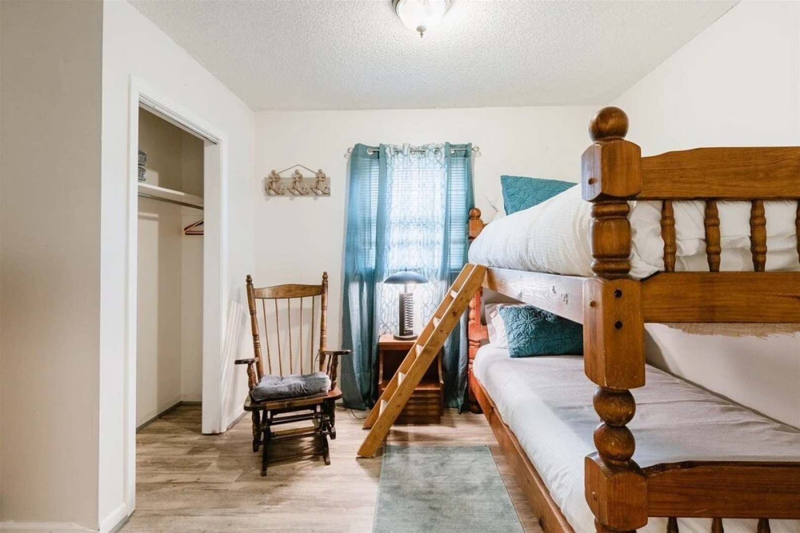 1509 Marina Rd - Full Duplex