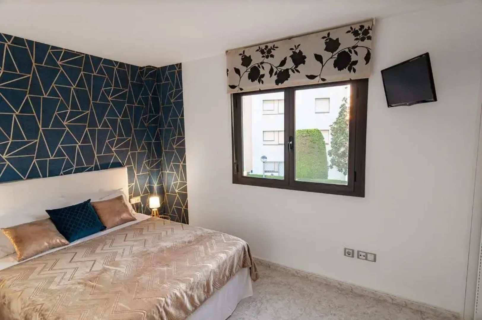 Beach & Pool Sant Salvador - 150m from sea