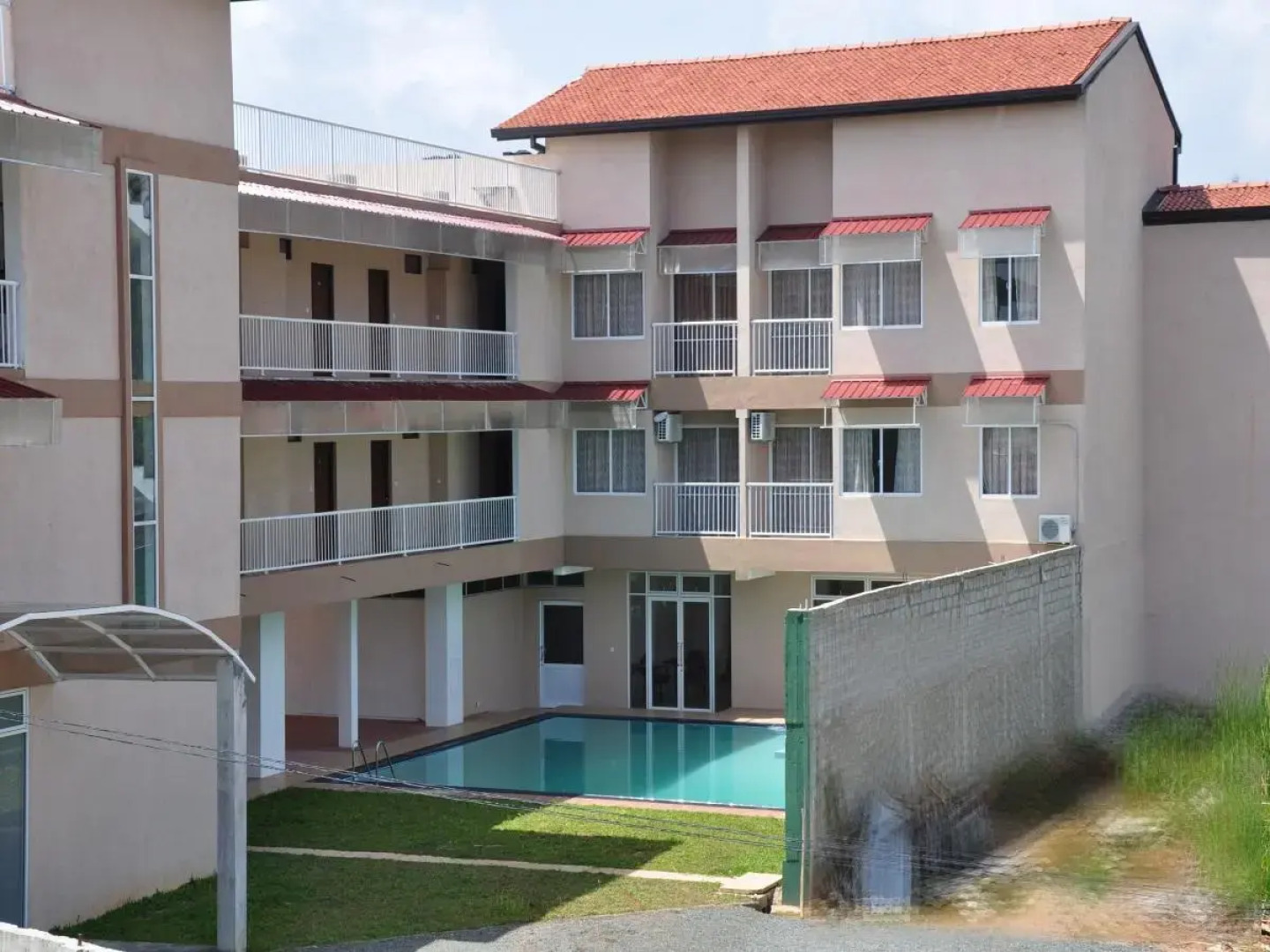 Lake Nest Bolgoda Resort