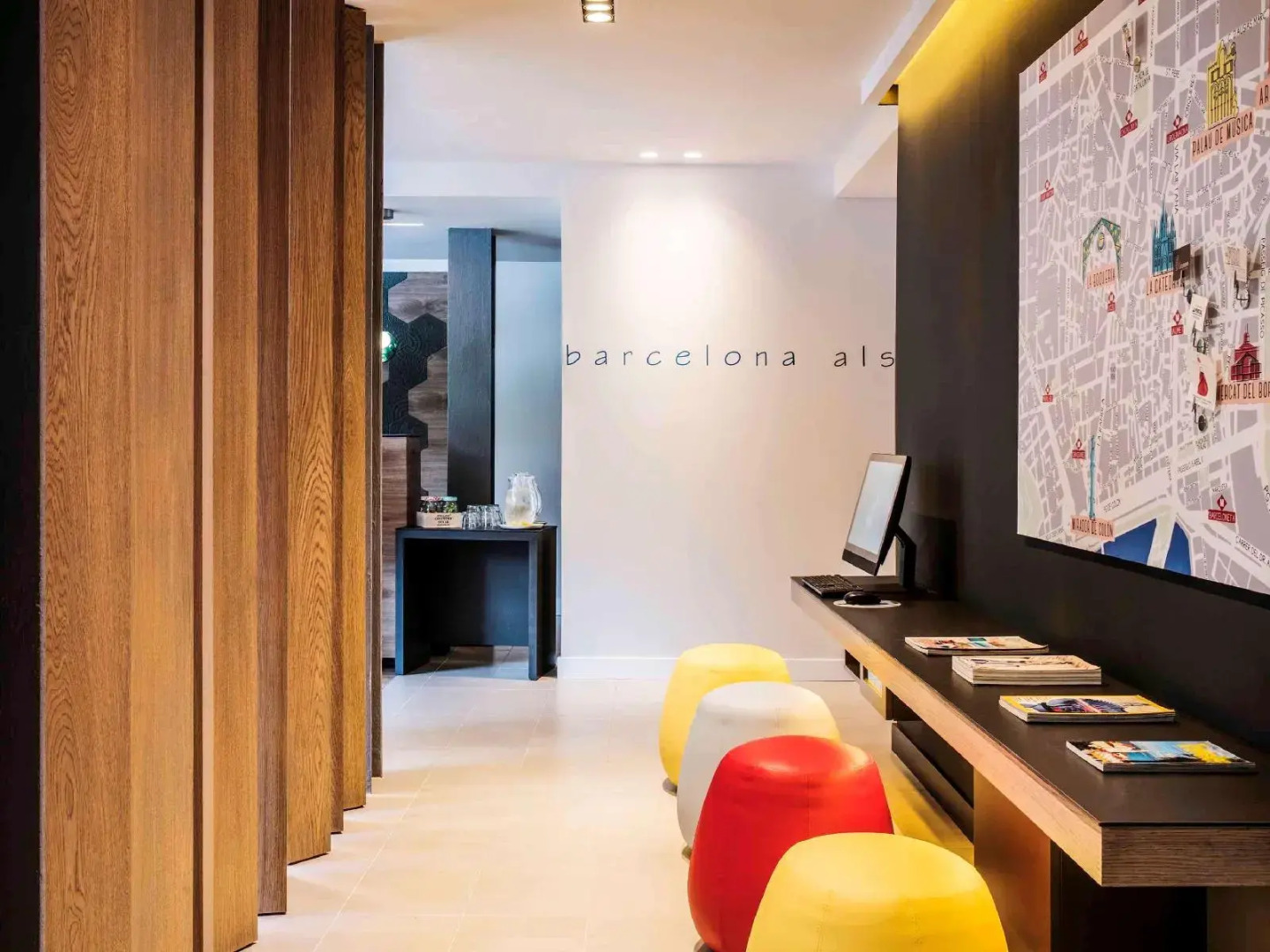 Отель Ibis Styles Barcelona Centre