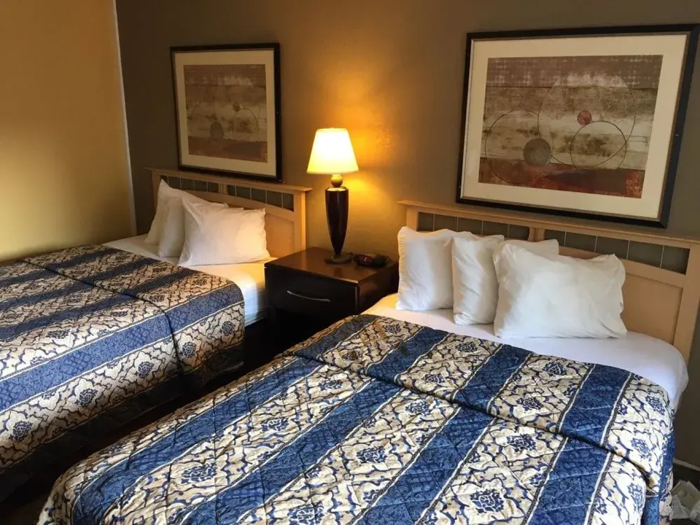 Red Carpet Inn & Suites - Albany Airport