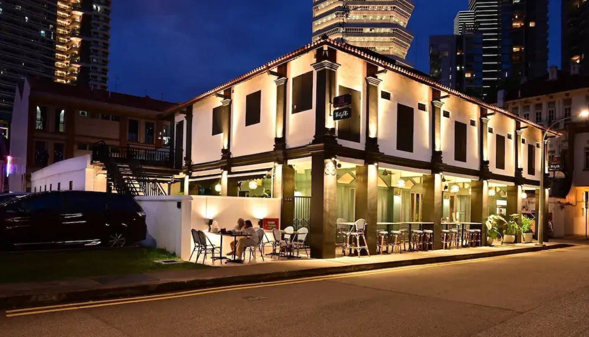 Dream Chaser Boutique Capsule Hotel