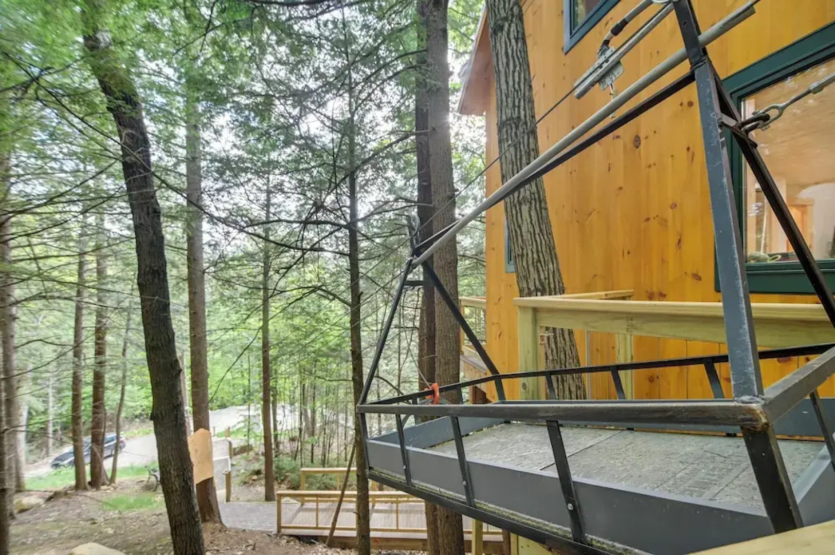 Tree House w/ Hot Tub: Near Sunday River Resort!