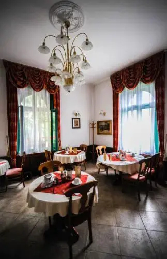 Mr. Görgey Art Hotel & Bistro