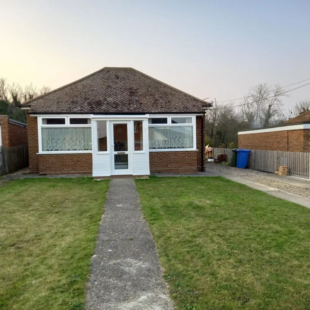 Captivating 2-bed House in Warden and Close to sea