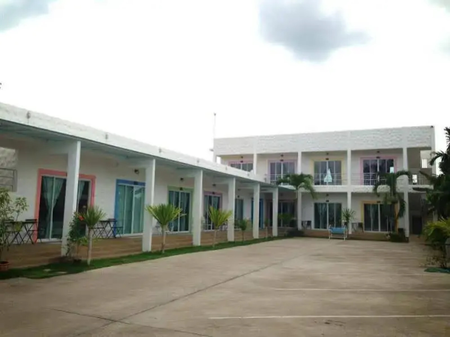 Baan Chom Jan Suan Phung