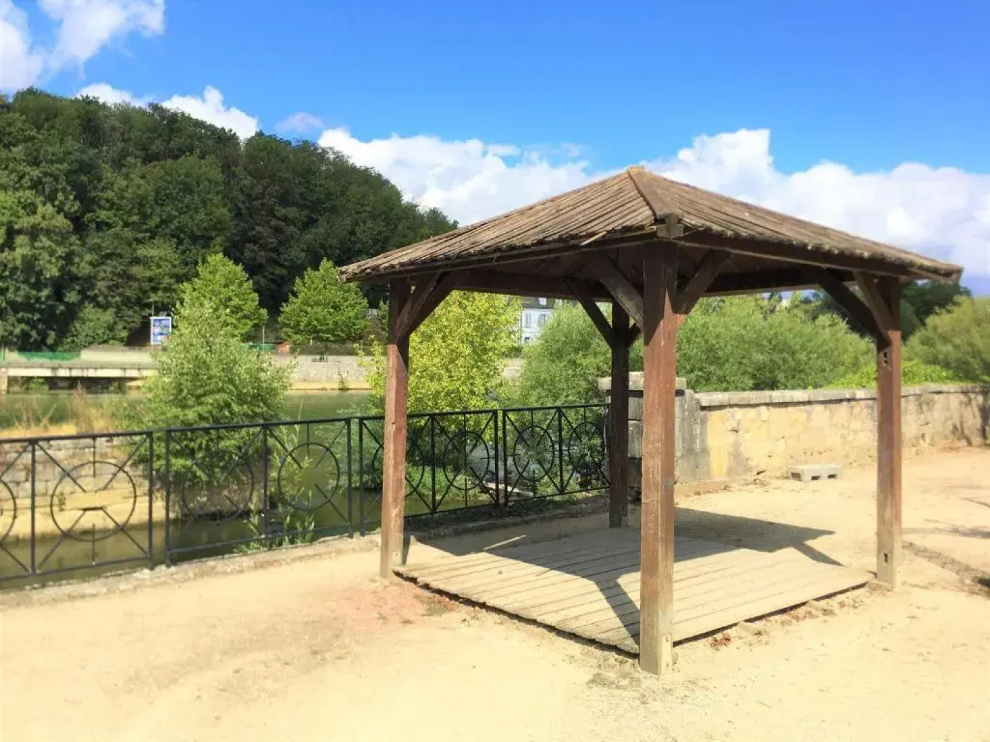 Appartement 2 pièces pleins de charmes (Géorgie)