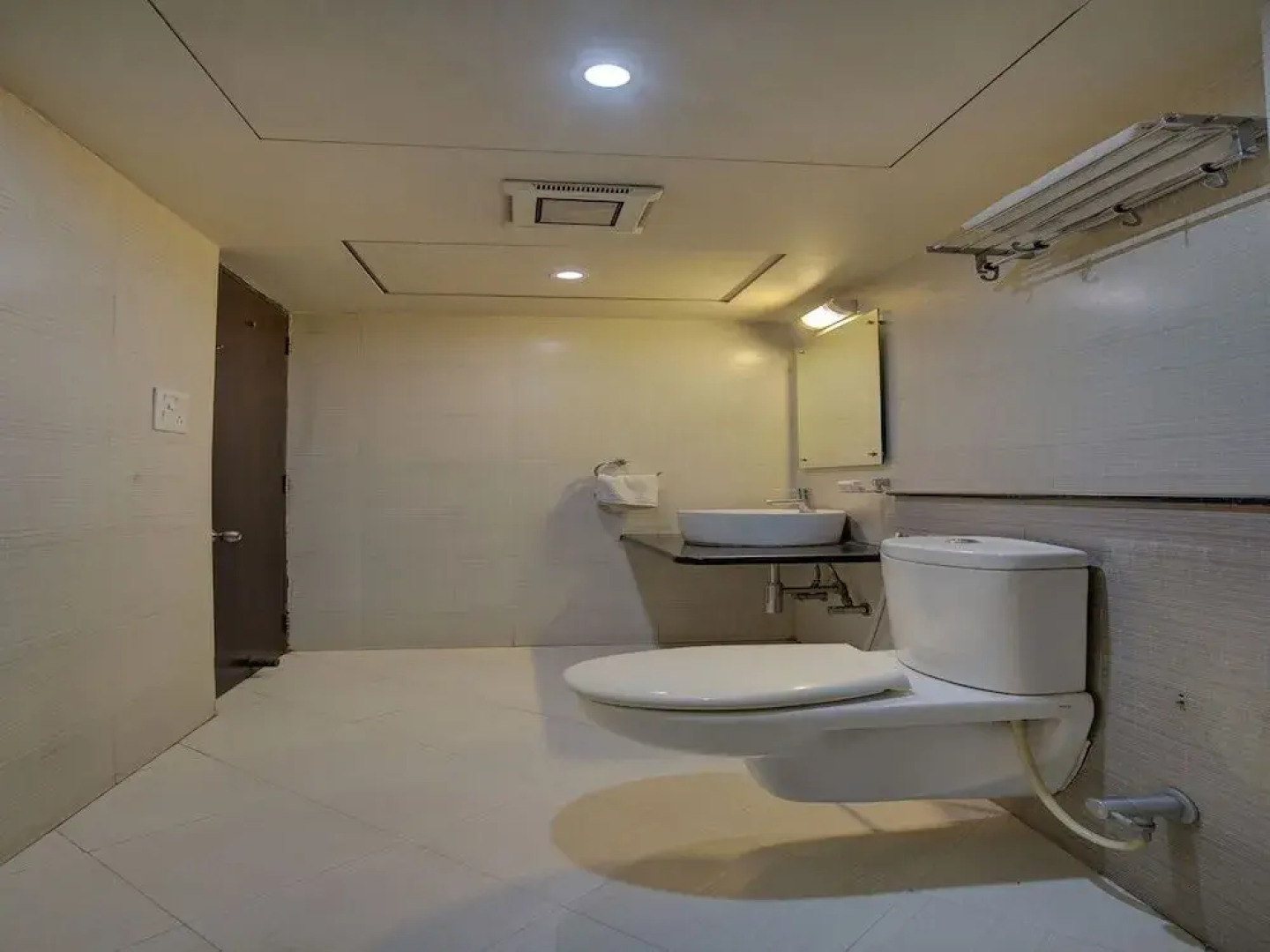 OYO 26196 Hotel Vip Regency