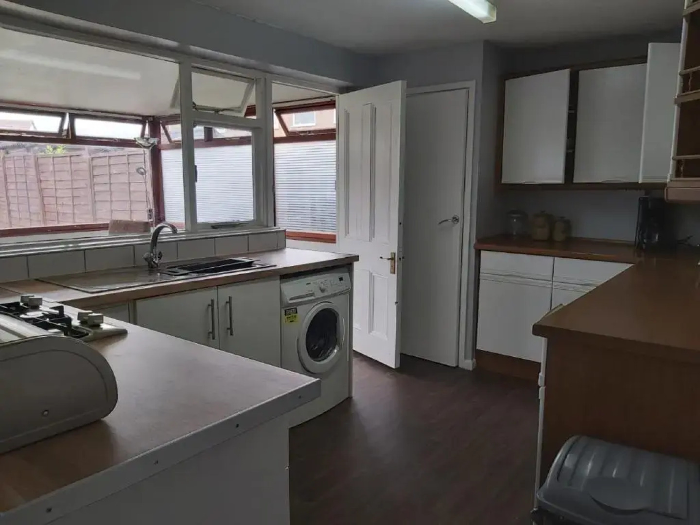 Eddiwick House - Huku Kwetu Dunstable -Spacious 3 Bedroom House- Sleeps 6 - Suitable & Affordable Group Accommodation - Business Travellers