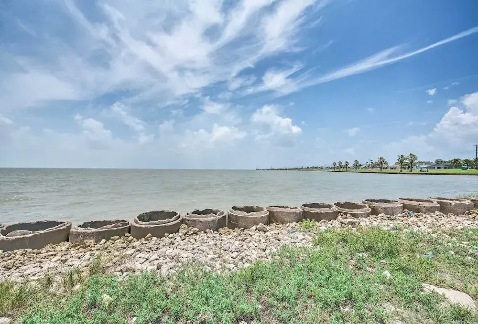 Half-mi to Seadrift Harbor: Seadrift Home w/ Deck