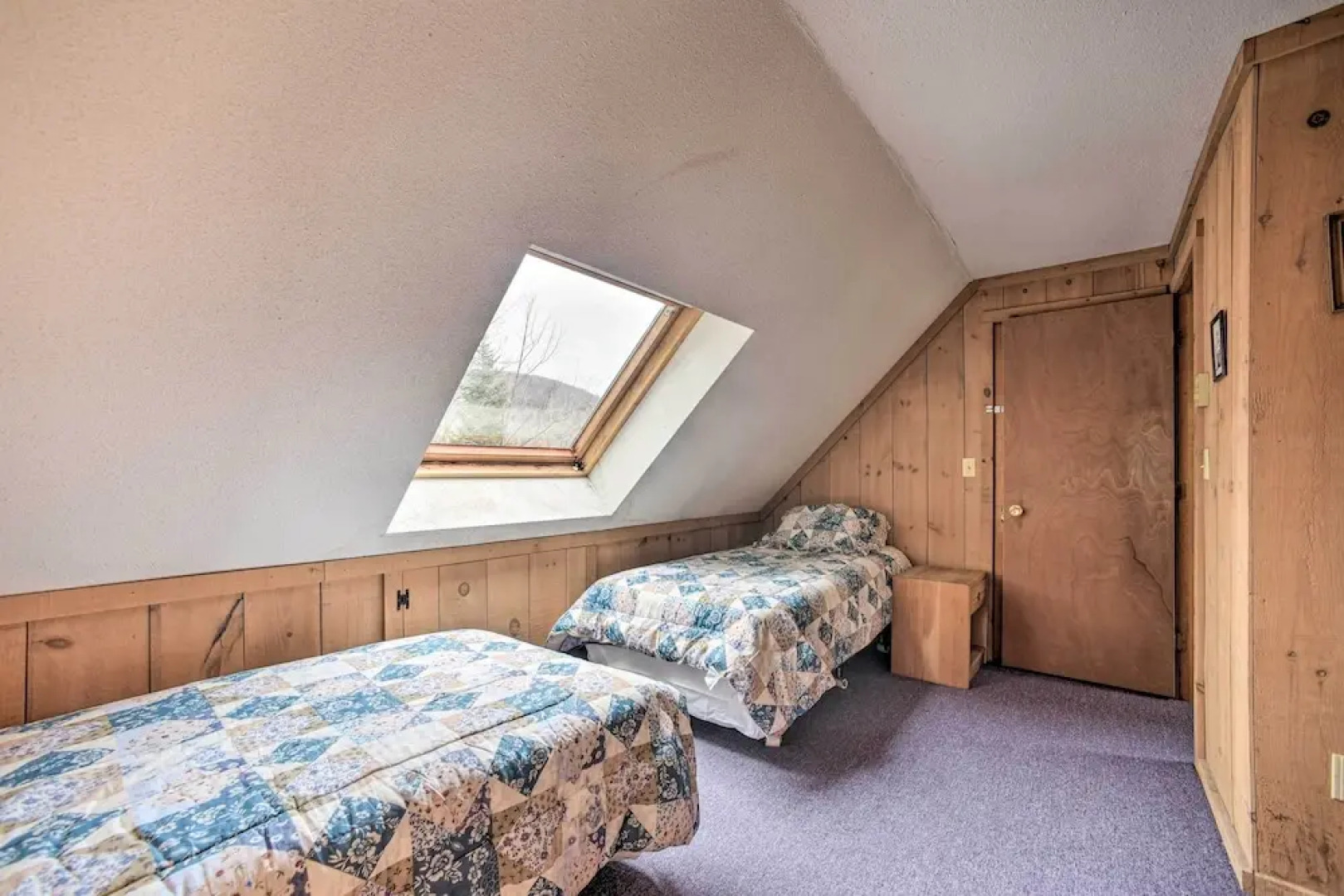 Cozy Mountain Retreat w/ Deck ~ 3 Mi to Mount Snow