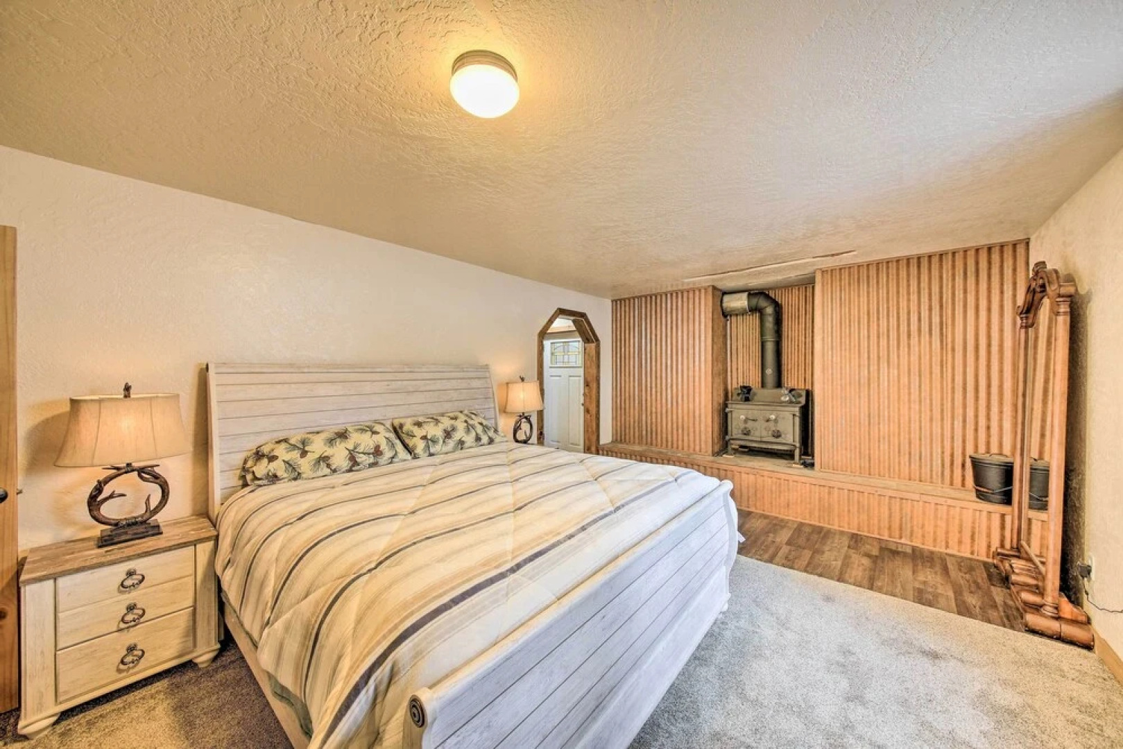 Priest Lake Apartment Near Hiking Trails!