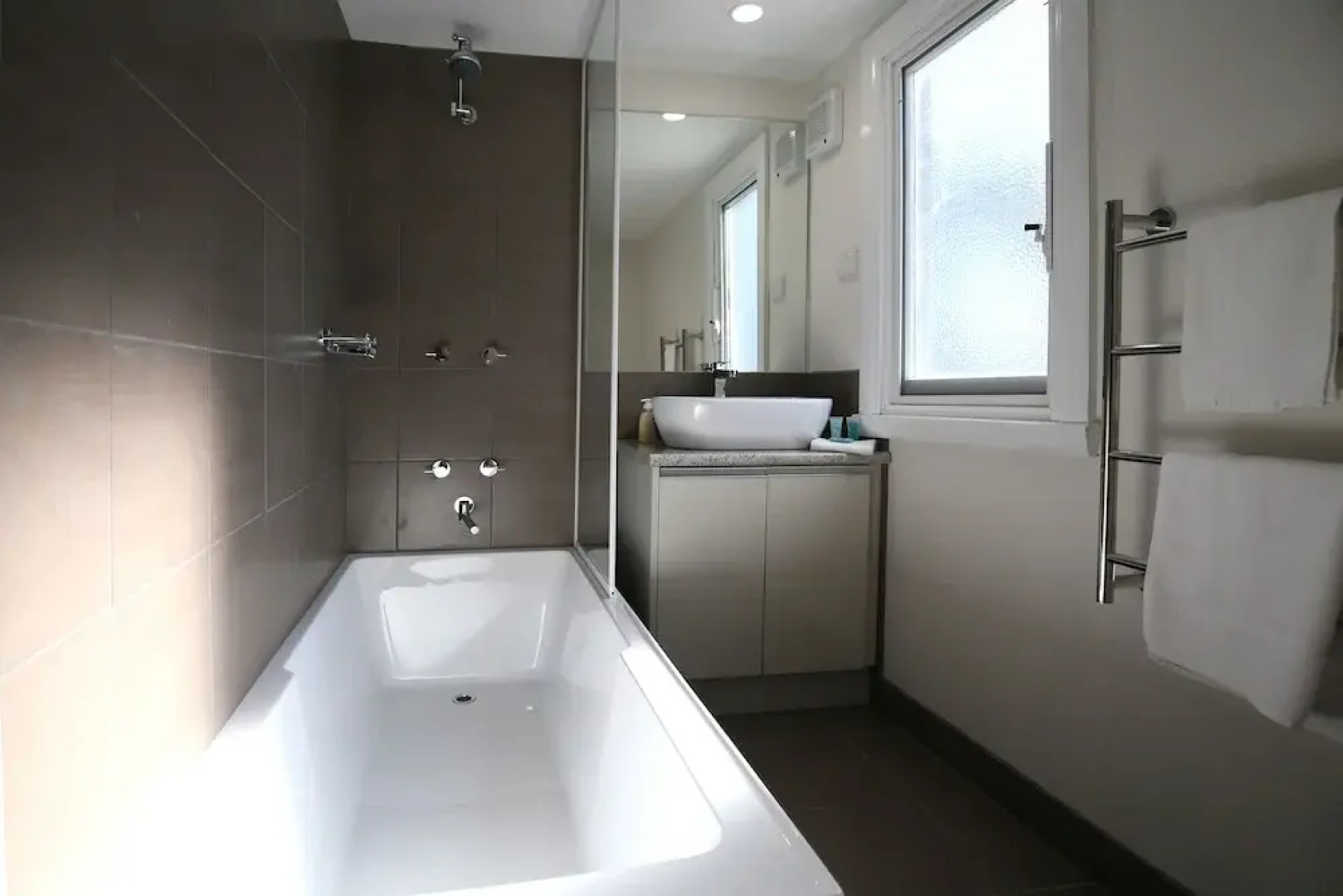 Leichhardt Farm Cottages