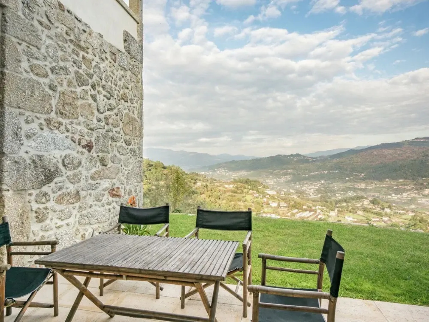 Very Spacious Apartment With Lots of Grandeur and Great Views