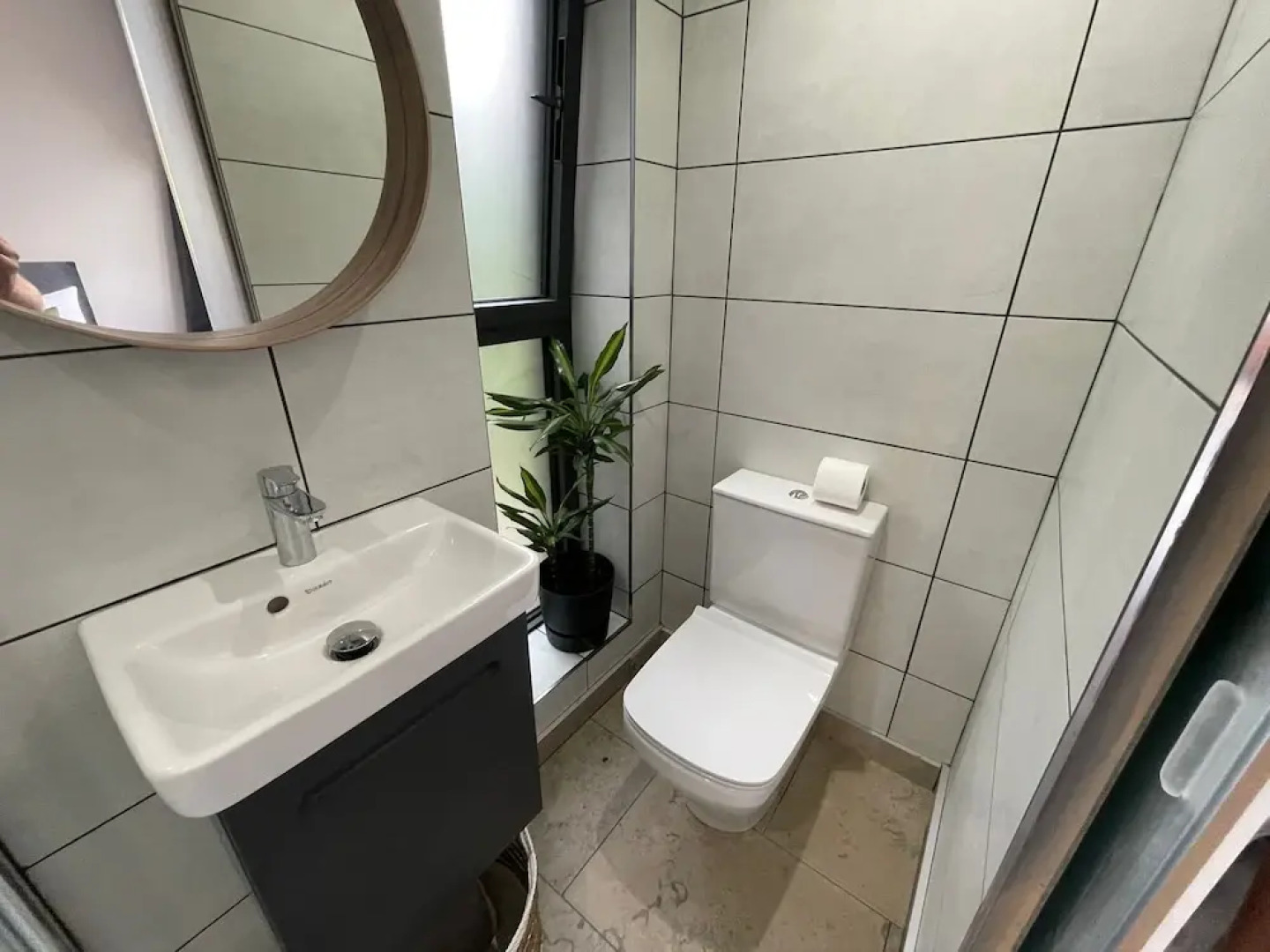 River View Guest House, Jacuzzi, Boat, Fire Hire