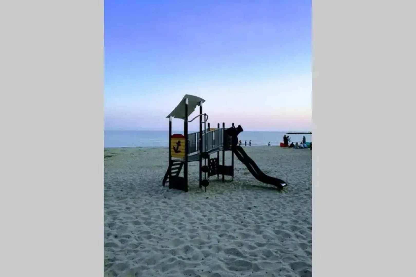 Le Tribord - F2 duplex avec balcon à 30 m de la plage