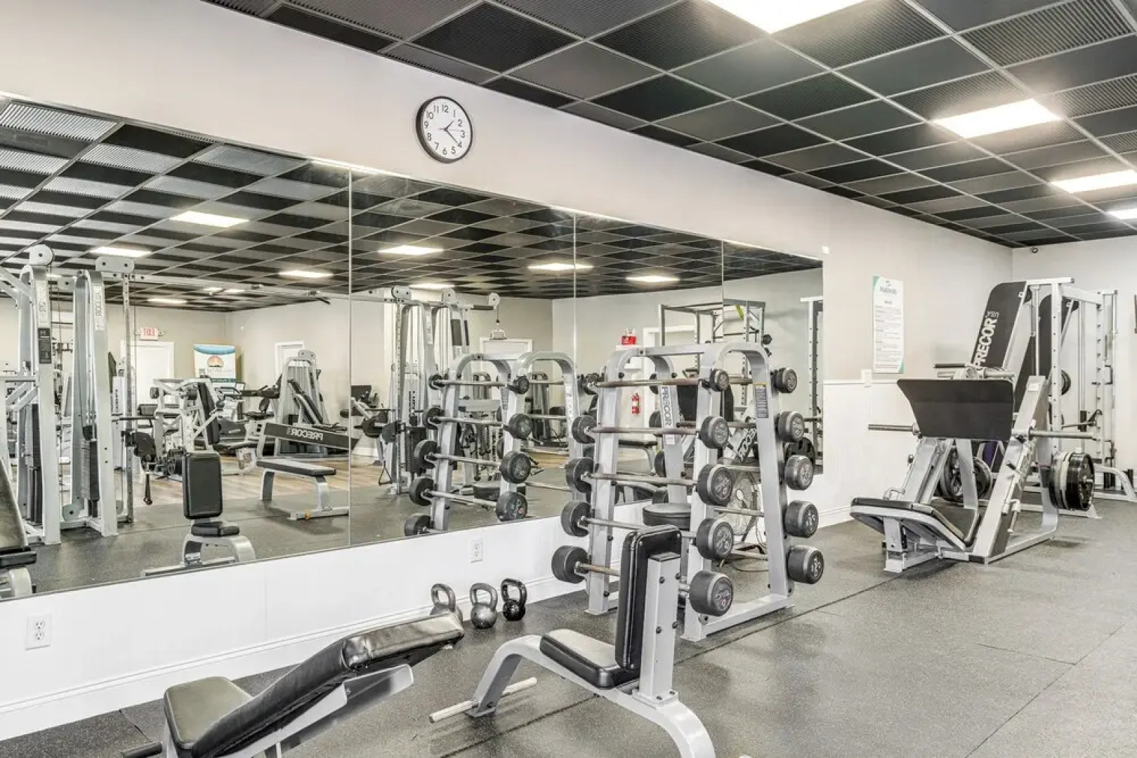 Resort Amenities & Beach Access: Huddleston Condo