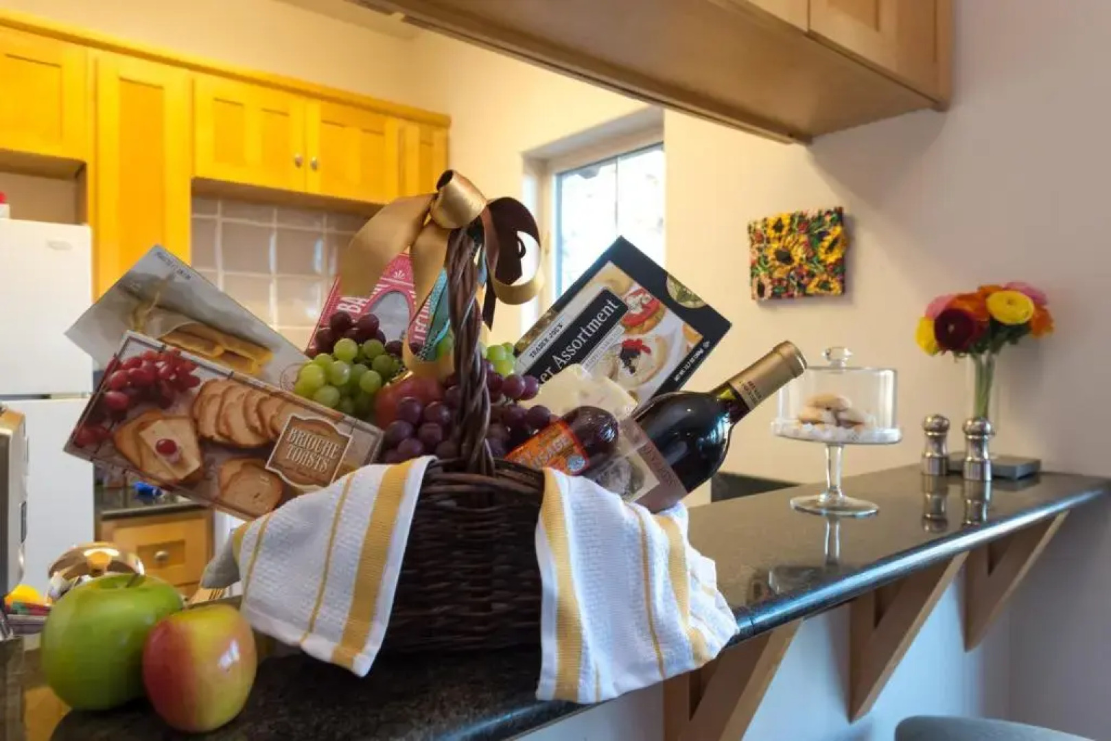 Lake Austin Luxury Guesthouse Cabin Retreat & Modern Farmhouse Suite