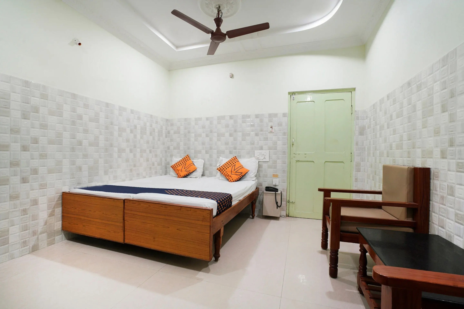 SPOT ON 38697 Hotel Sridhar