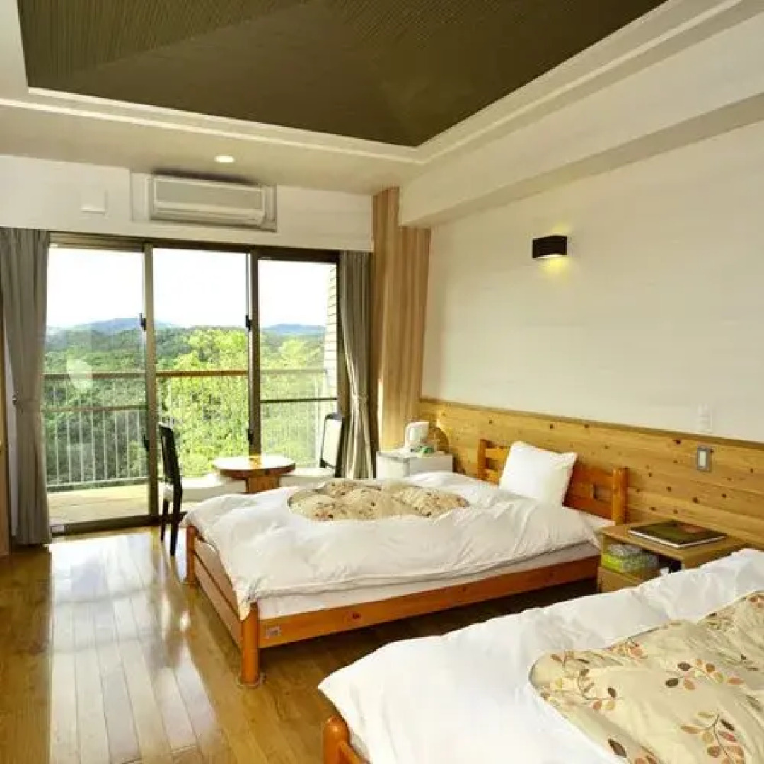 Yambaru Manabi No Mori Shukuhakuto