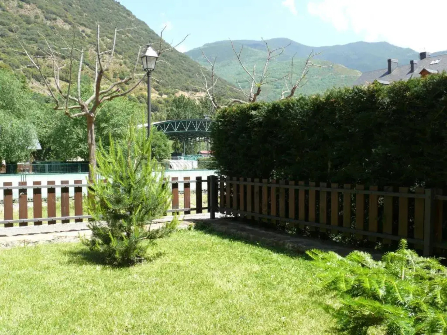 Apartamentos wifi Baqueira & Aigüestortes con jardín privado