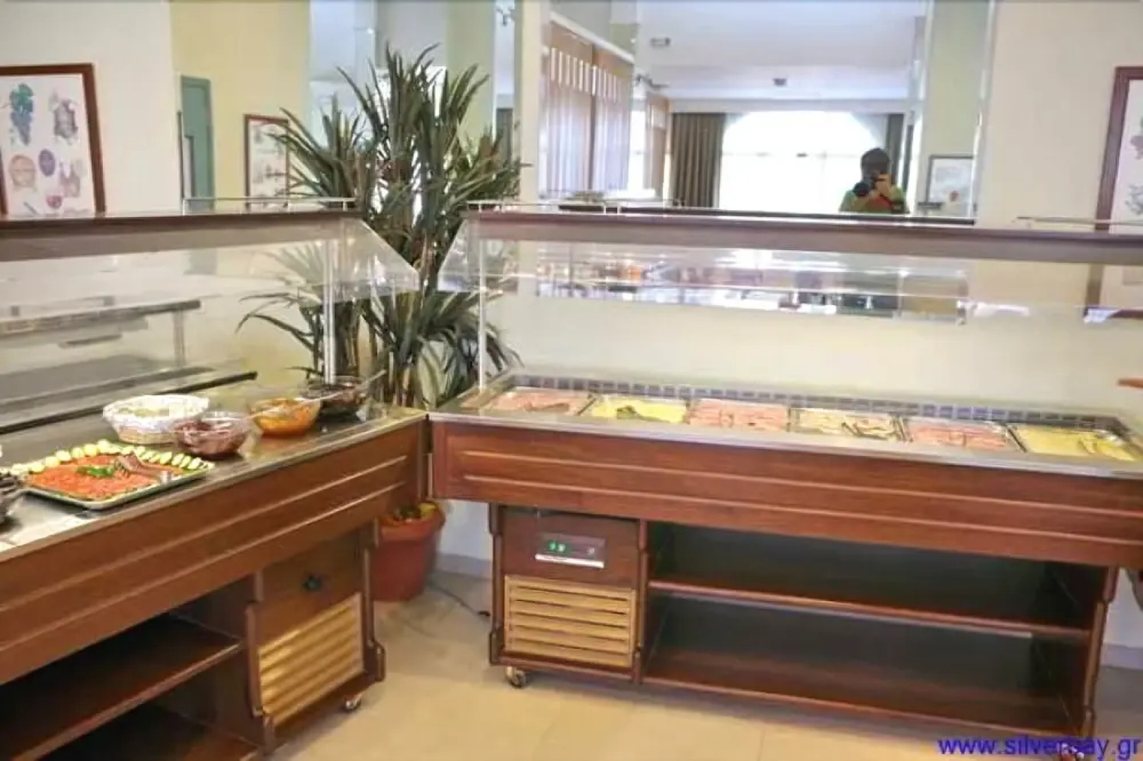 Silver Bay Hotel & Bungalows