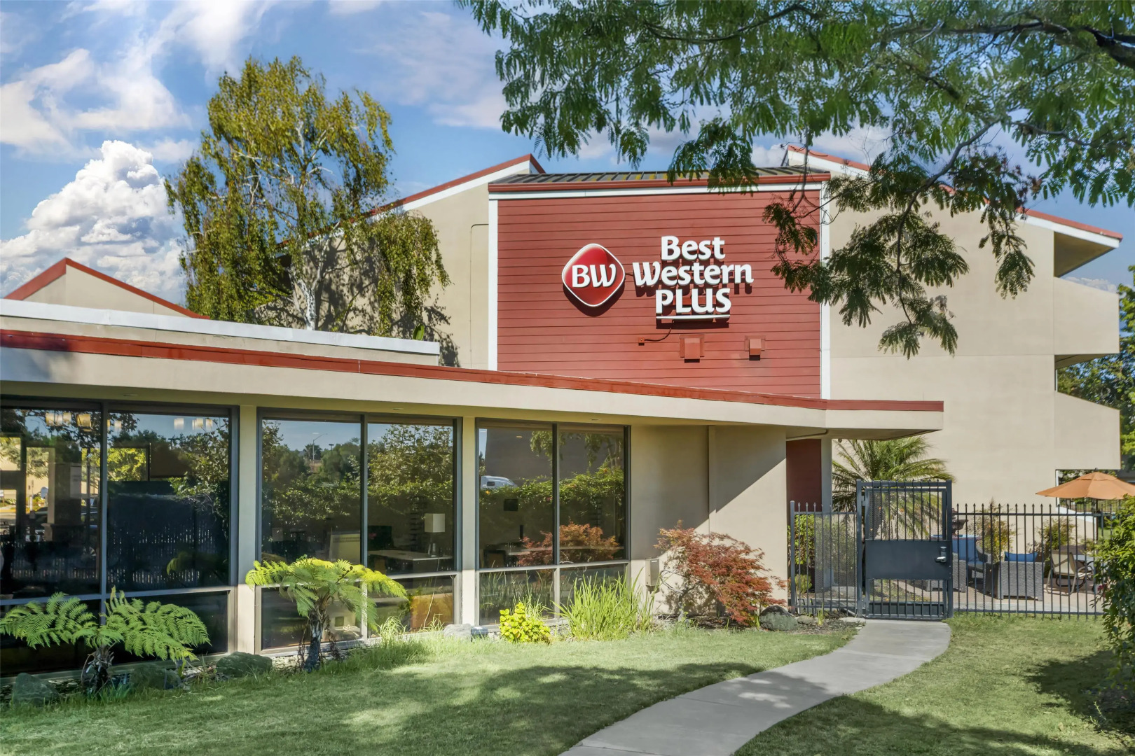 Best Western Plus Garden Court Inn