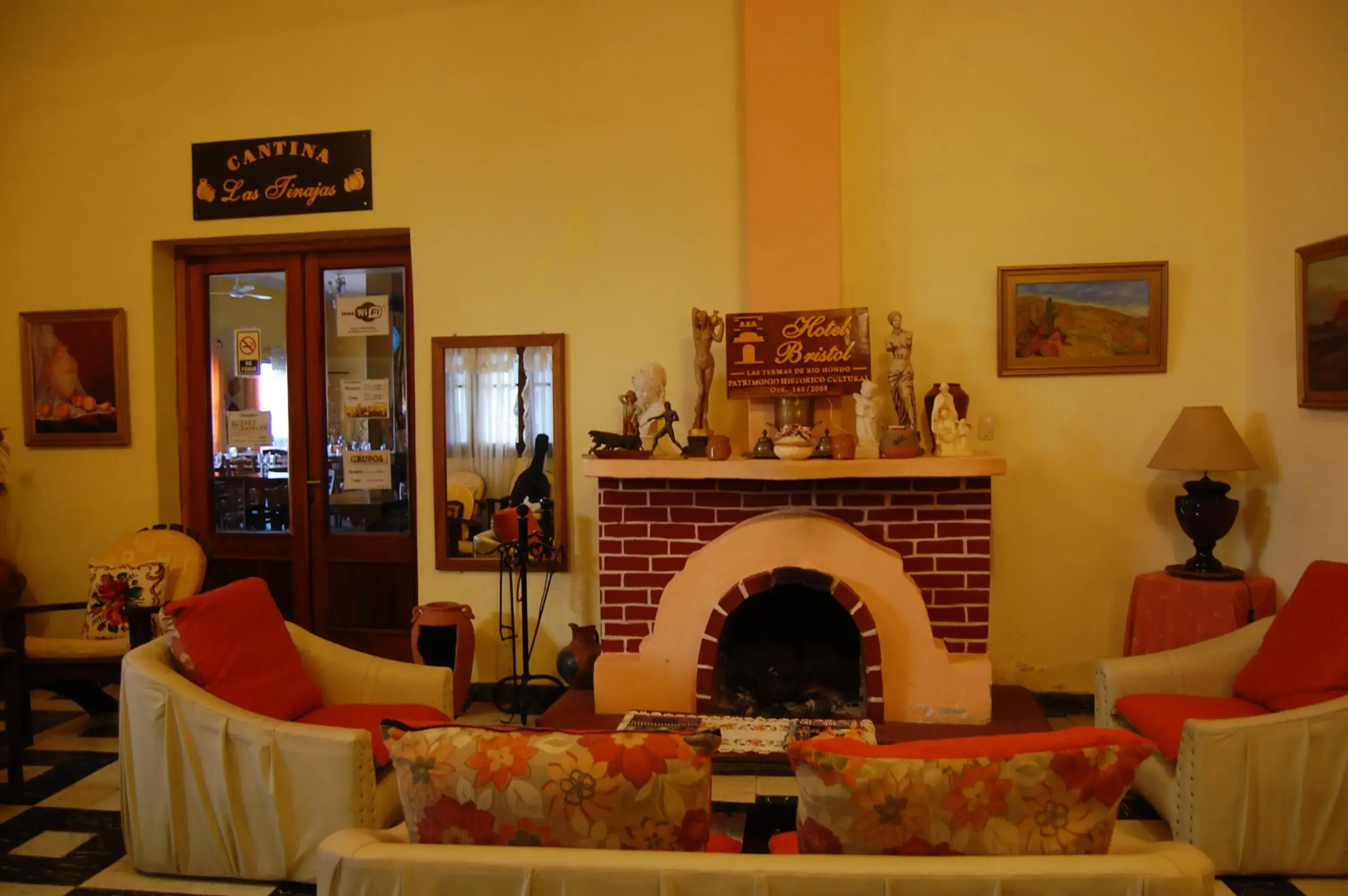 Hotel Bristol